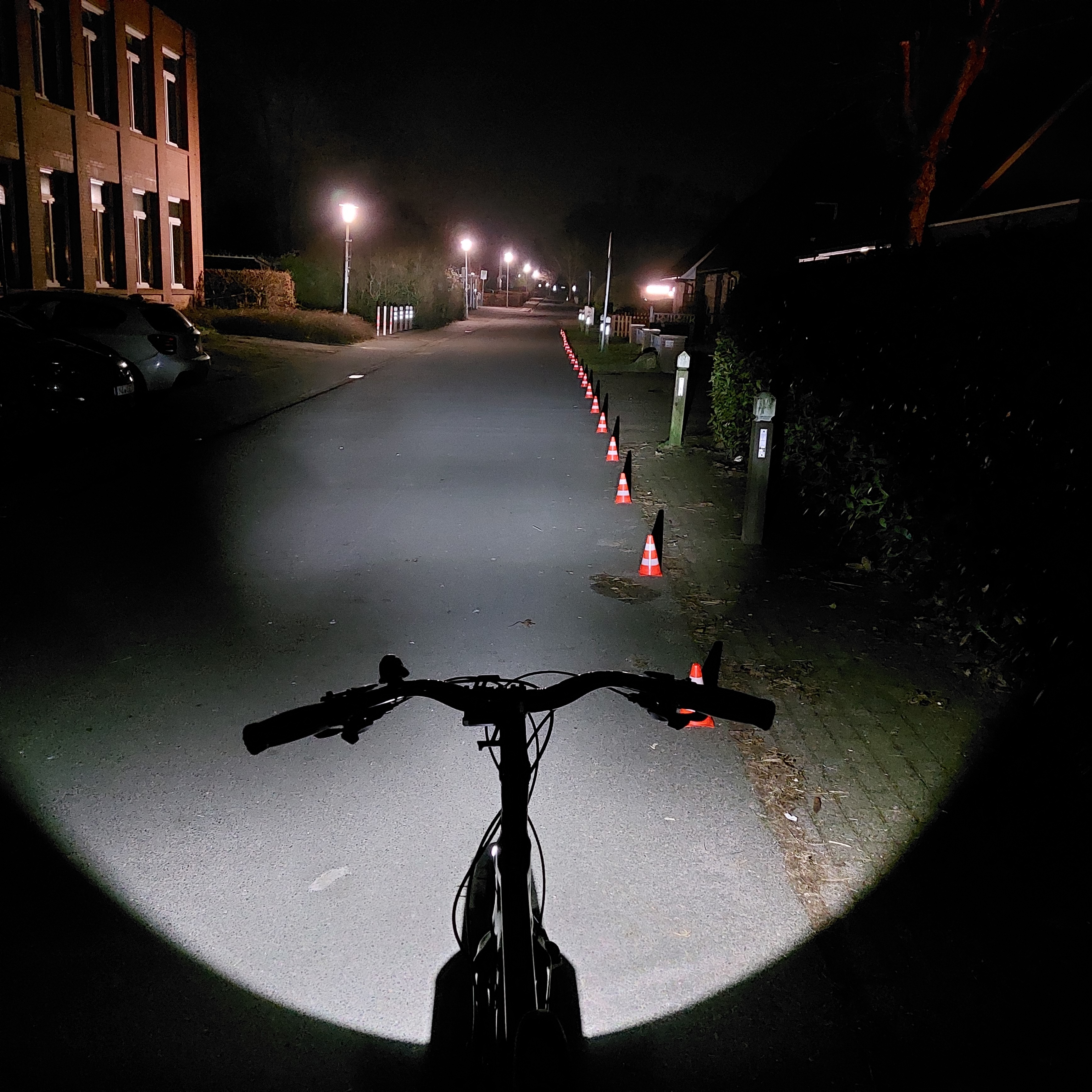 LUNIVO eDIA 170 FL Fahrradbeleuchtung (schwarz) 3